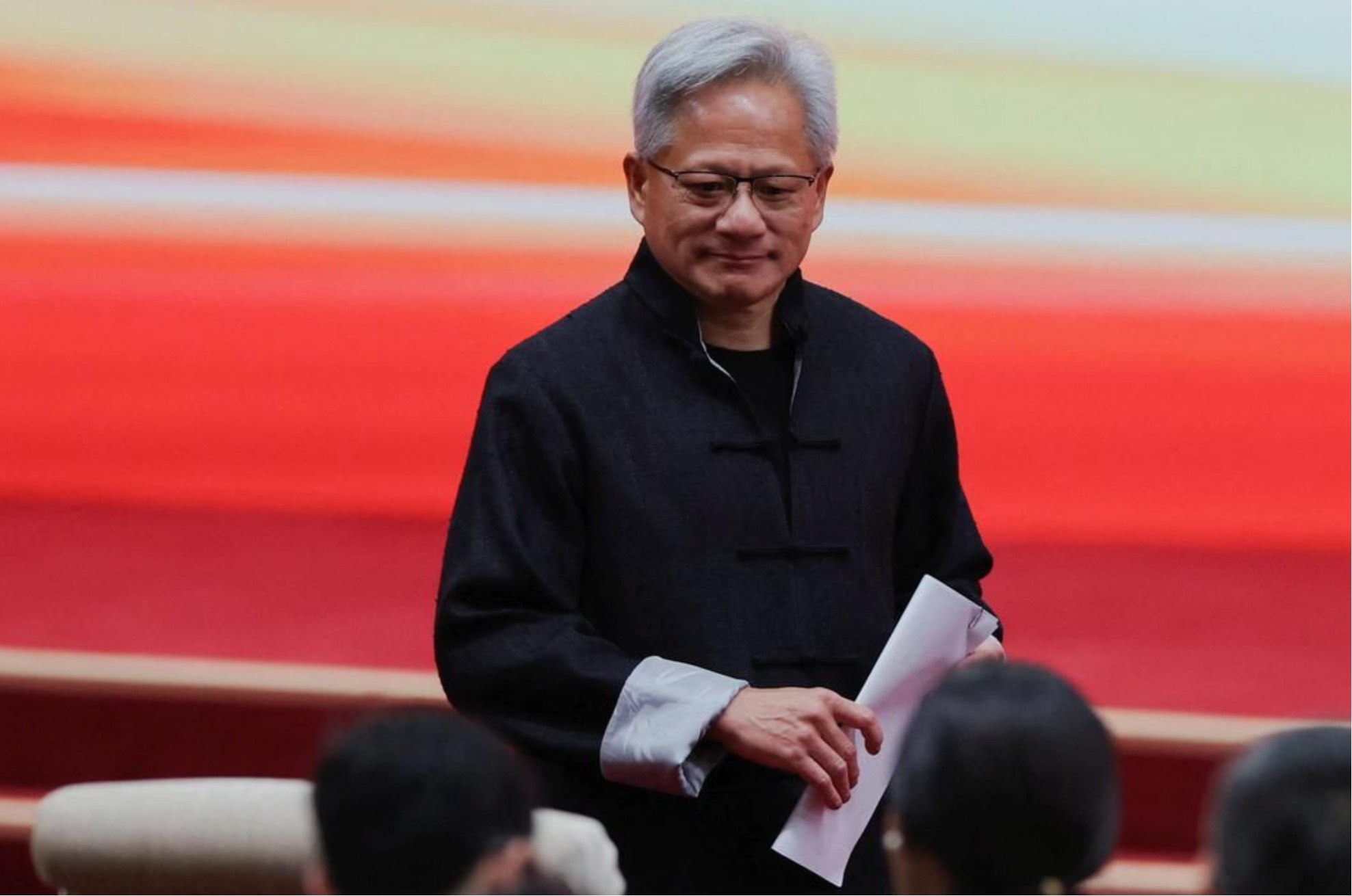 黄仁勋链博会演讲:身着唐装,中文开场谈_AI_未来 图1 黄仁勋链博会演讲:身着唐装,中文开场谈_AI_未来 图1