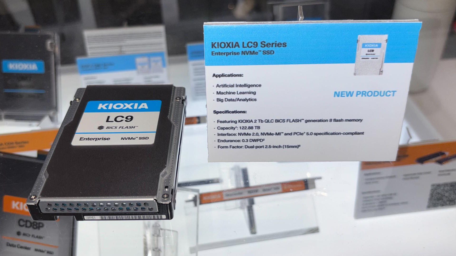 铠侠展示122.88TB超大容量SSD-空域资源网